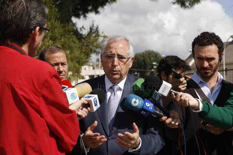 Imbroda aplaude el cambio de horario del barco para fomentar el turismo