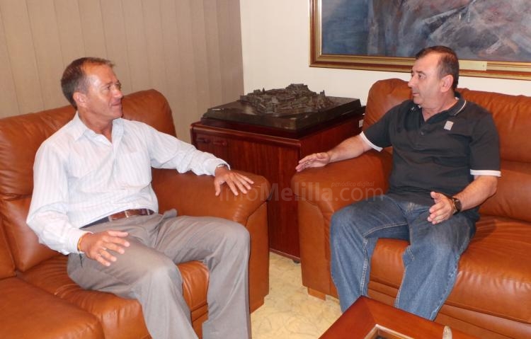 Melilla FS y la Consejería colaboran en la promoción del deporte base y los deportistas locales