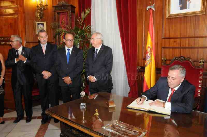 Melilla reconoce la valía de Martín Villalón, melillense que lleva el nombre de la ciudad por bandera