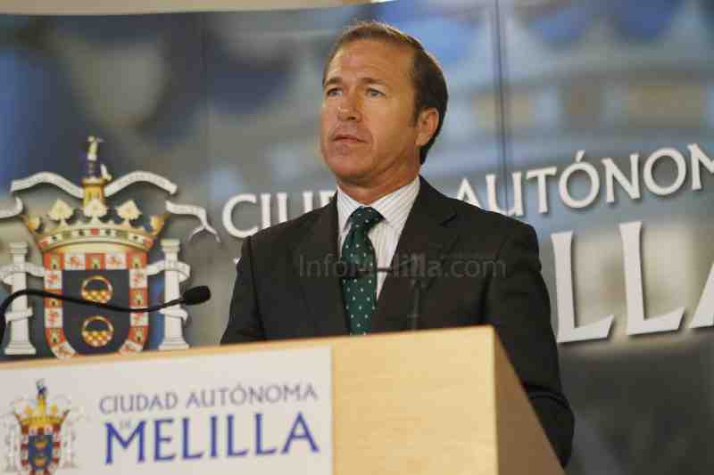 Melilla se plantea parar las obras de una pista deportiva junto a la cárcel