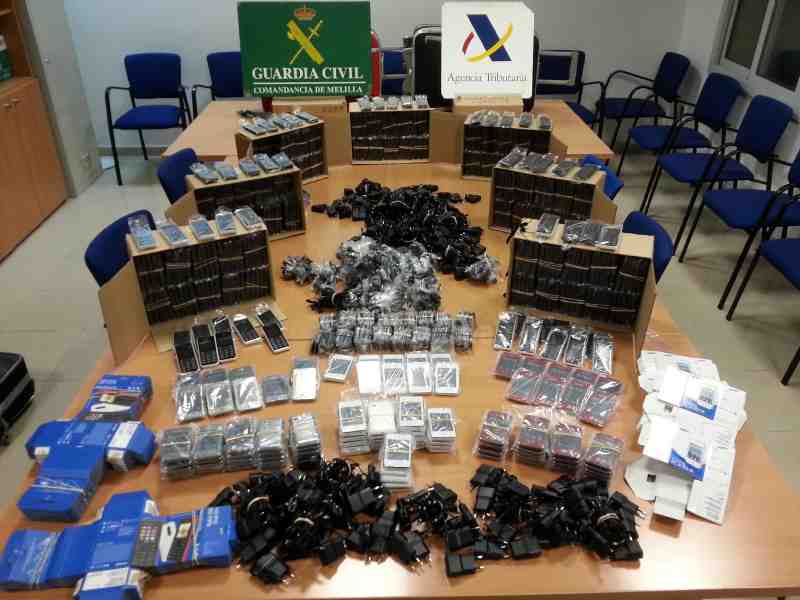 La Guardia Civil interviene 800 teléfonos móviles sin declarar en Melilla