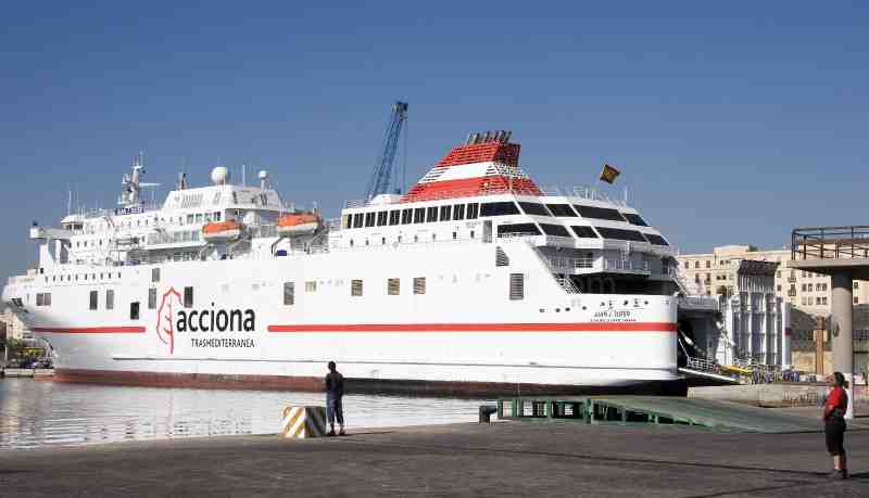 Acciona Trasmediterránea anuncia una nueva oferta de precios para viajar con vehículo