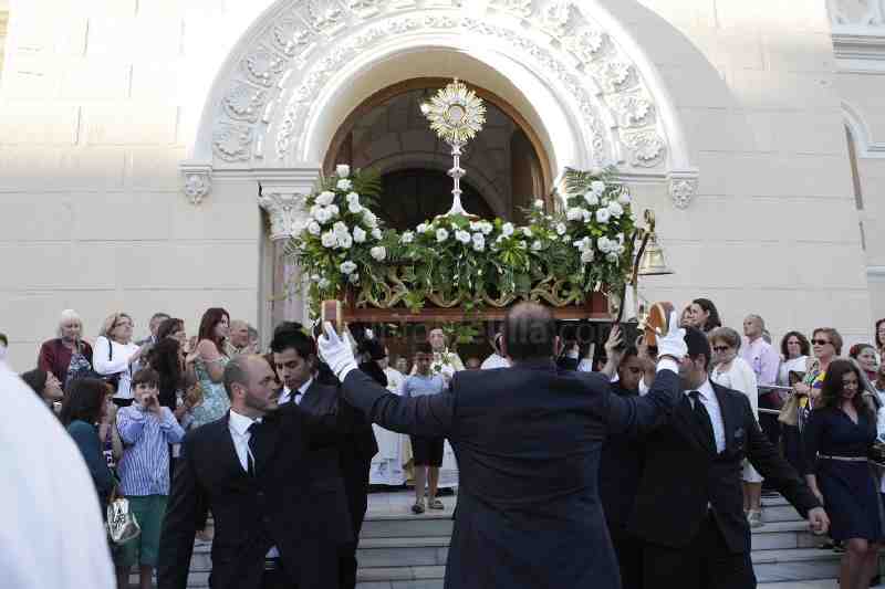 Los cristianos melillenses celebran la festividad del Corpus