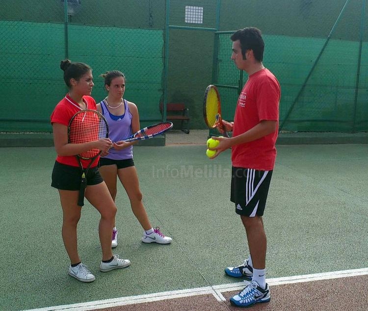 Comienza la actividad en la Escuela de Tenis Pública del Álvarez Claro