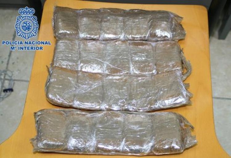 La Policía Nacional intensifica los controles en el Puerto ante el incremento de jóvenes que intentan pasar droga a la Península