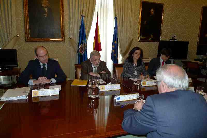 Melilla y el Gobierno central dan el primer paso para dar solución a las limitaciones del actual Estatuto de Autonomía