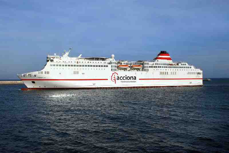 El buque de Acciona recupera la operatividad tras subsanar la avería detectada