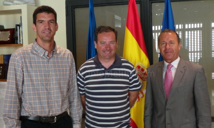 Javier Guillot junto a Miguel Marín y Javier Hierro