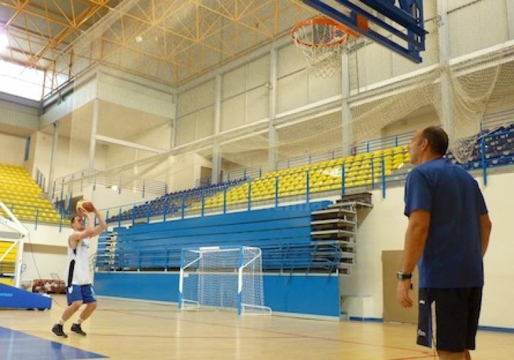 Melilla Baloncesto: La plantilla continua ejercitándose en doble turno de trabajo