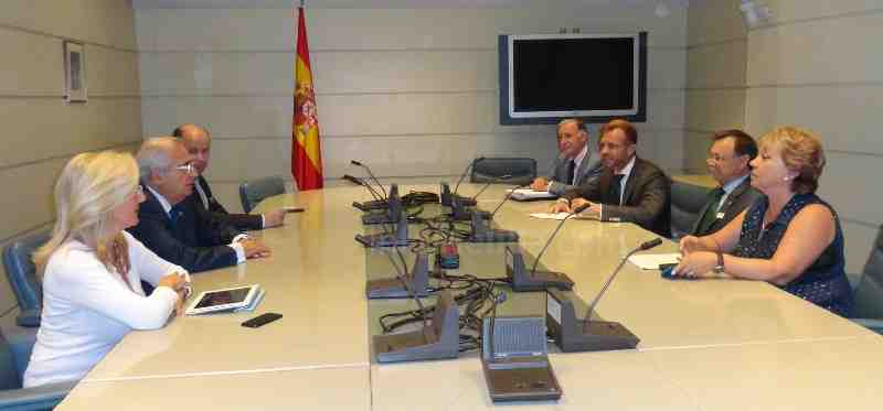 Melilla y Ceuta piden al Estado la aplicación del descuento del 50 por ciento en el transporte de mercancías elaboradas en las ciudades