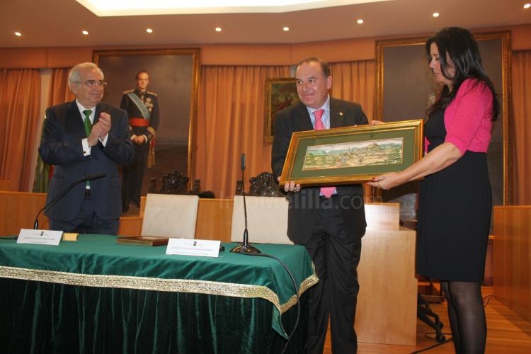 Melilla y Vélez-Málaga firman un protocolo de hermanamiento en la localidad malagueña