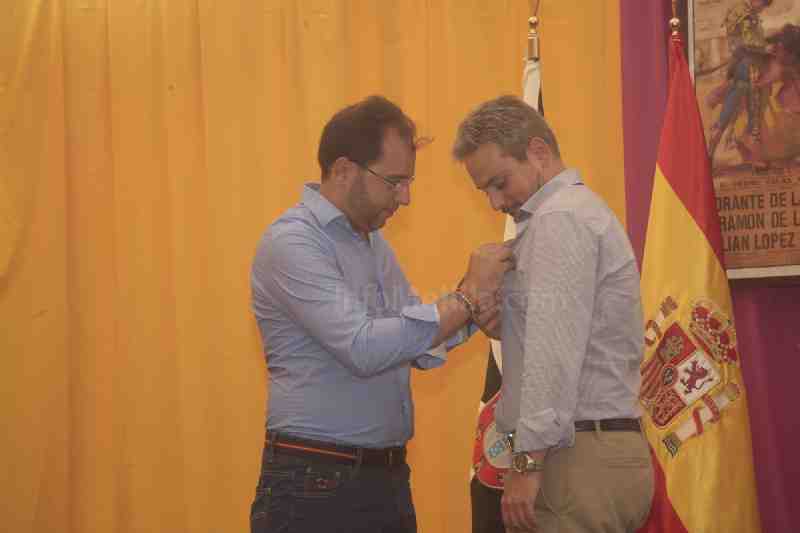 La Casa de Ceuta en Melilla entrega de 'Caballa de Oro' a la Asociación de la Prensa
