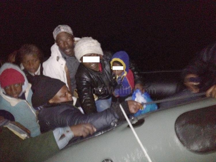 La Guardia Civil rescata a 10 menores que estaban siendo utilizados por inmigrantes para entrar en Melilla
