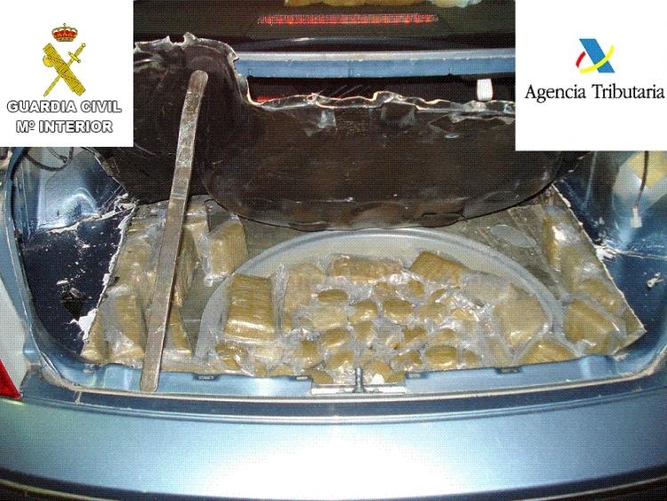 La Guardia Civil interviene 187 kilogramos de droga en cinco nuevas actuaciones en el Puerto de Melilla