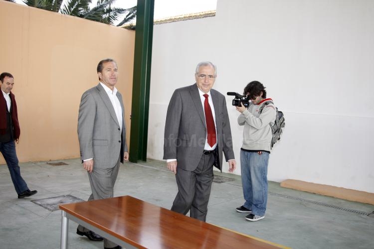 El Colegio Anselmo Pardo cuenta ya con una pista polideportiva cubierta gracias a una inversión de 266.000 euros por parte de la Ciudad