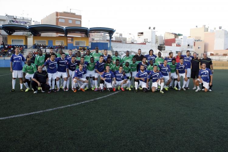 Ambos equipos fundidos en uno solo