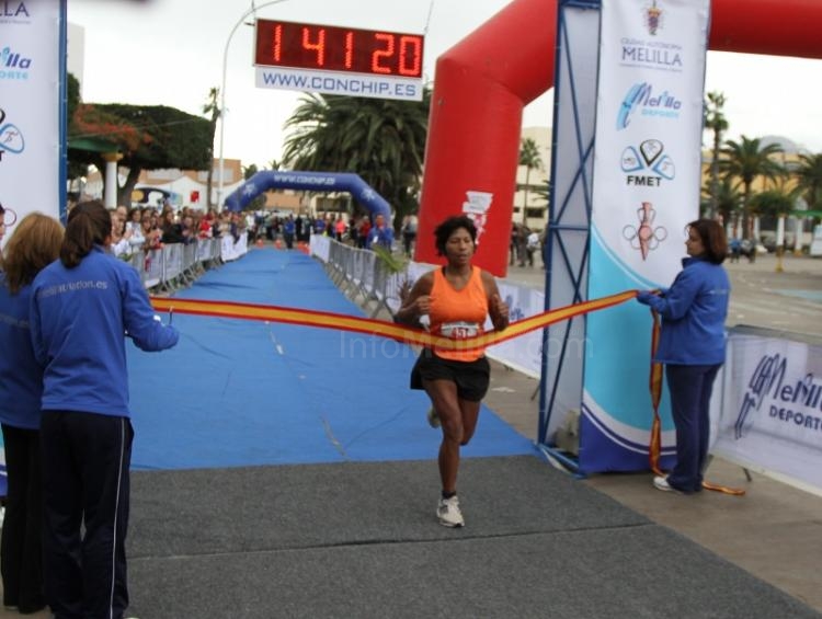 María Quispe entrando en meta