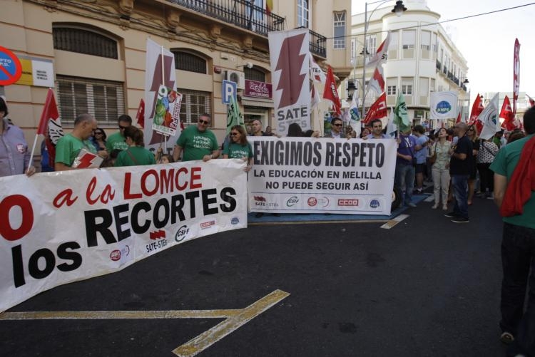 El Ministerio cifra en un 9,7% el seguimiento de la huelga de la enseñanza, mientras que los sindicatos aseguran que ha alcanzado el 50%