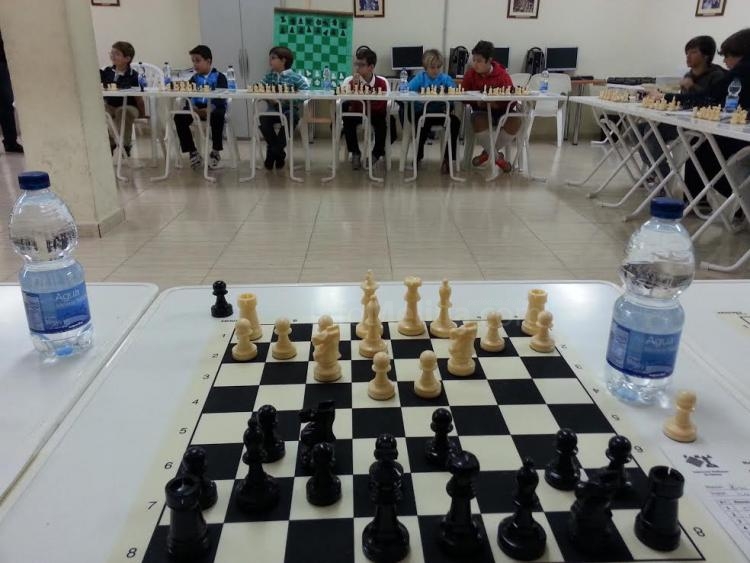 Ajedrez: Gran éxito de las partidas simultáneas protagonizadas por el Gran Maestro Misa Pap