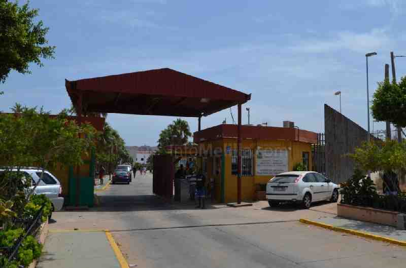 El Ejército cede tiendas de campañas y literas para inmigrantes en Melilla