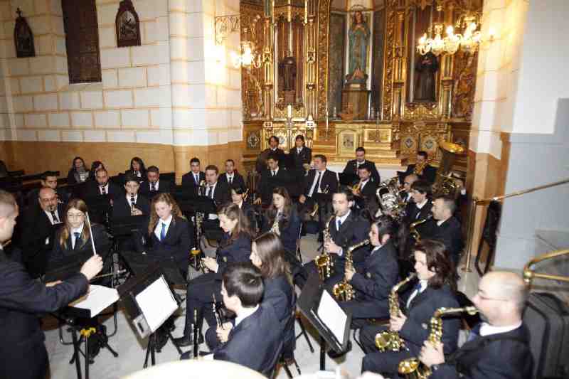 Juventud y experiencia se mezclan en el nostálgico pregón con el que Javier Calderón ha dado la bienvenida a la Semana Santa de 2013