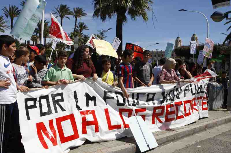 El 68 % de los estudiantes no acude a clase en Melilla por la huelga