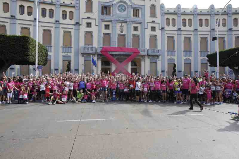 Más de mil personas se vuelcan en la primera carrera popular contra el cáncer