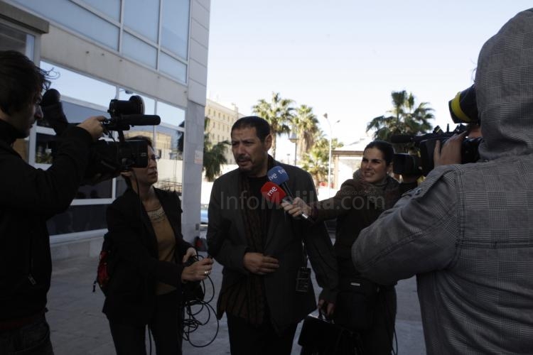 Piden una multa de 600 euros a Mustafa Aberchán tras acoger a un grupo de inmigrantes en su casa
