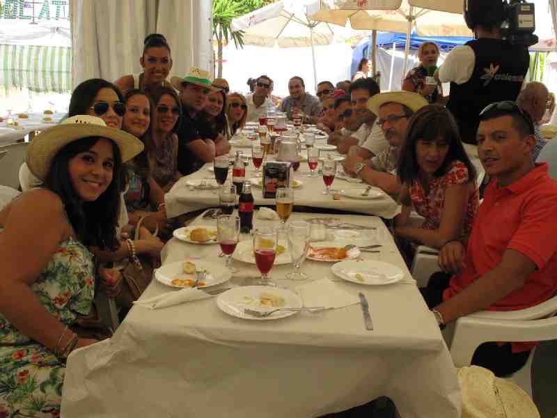 La Feria de Melilla encara su recta final con un recinto repleto de gente