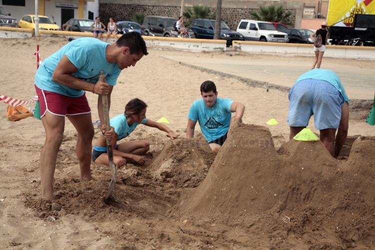 'La Gran Movida' lleva el arte a la playa con la tradicional prueba de figuras de arena