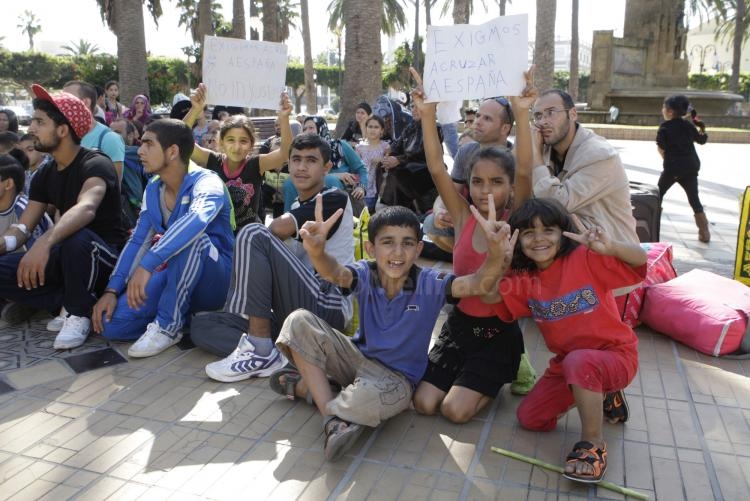 Un grupo de sirios se concentra en Melilla para pedir su traslado a península