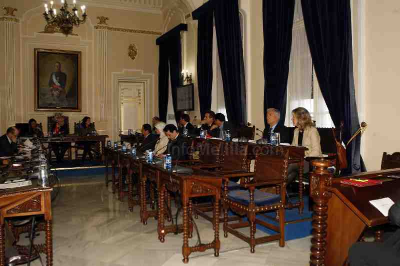 La Asamblea de Melilla baja un 25 % la subvención extra a los grupos