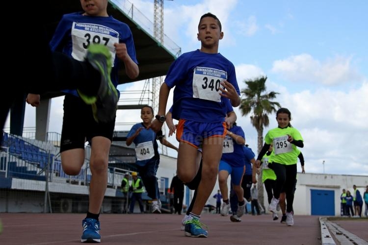 Atletismo: Extraordinario ambiente en los Juegos Escolares