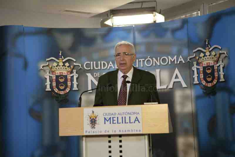 Imbroda pide moderación y que se hable de ciudadanos sin distinguir creencias