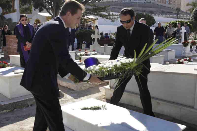 Melilla vuelve a recordar a sus fallecidos ilustres en el tradicional acto del 2 de noviembre