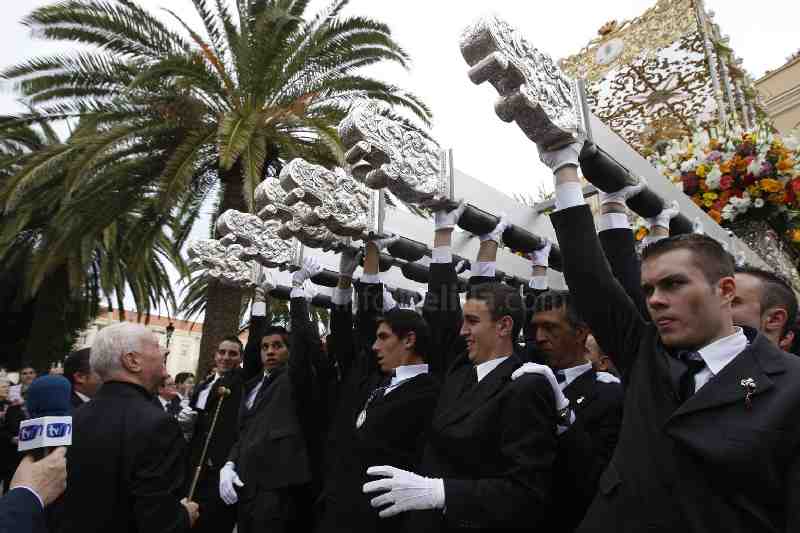 Melilla cierra Semana Santa con el tradicional "Encuentro" entre Madre e Hijo