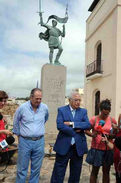 La estatua de Estopiñán vuelve a Melilla tras ser restaurada