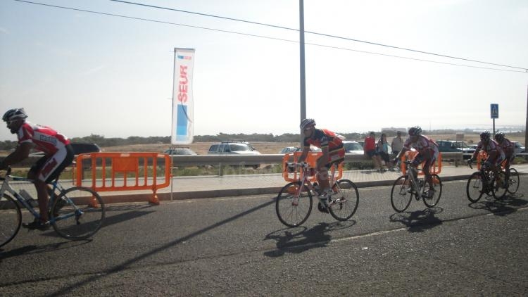 Ciclismo: Disputa del Memorial "Alfonso Muñoz Marí y José Manuel Sánchez Gámez"