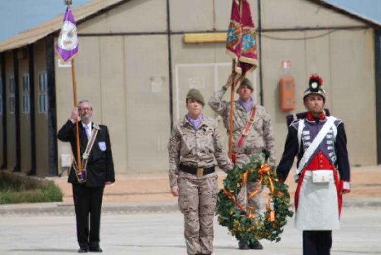 El Regimiento de Ingenieros nº 8 homenajea a los Veteranos de Ingenieros de Melilla con una parada militar