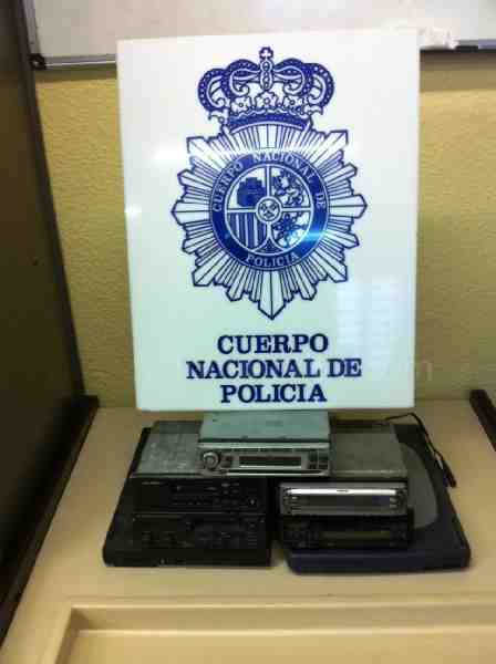 La Policía Nacional detiene a un menor tras perpetrar varios robos en el interior de vehículos