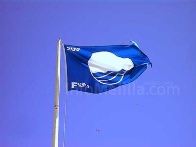 El puerto deportivo consigue un año más la bandera azul de calidad