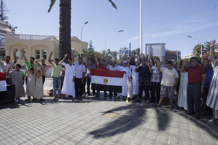 Unos 200 musulmanes piden en Melilla por la paz en Siria y en Egipto