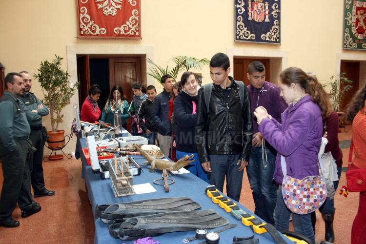 Alumnos del IES Miguel Fernández participan en una jornada de convivencia con la Guardia Civil