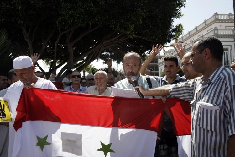 Unos 200 musulmanes piden en Melilla por la paz en Siria y en Egipto