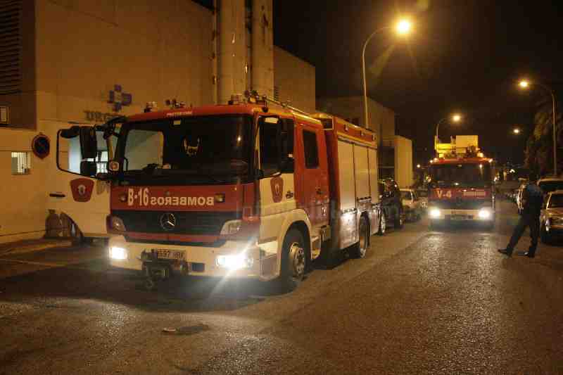 Cerrados los quirófanos y el paritorio del hospital de Melilla tras el incendio