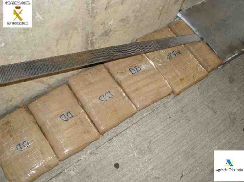 Ocho detenidos de Melilla cuando embarcaban con 156 kilos de hachís
