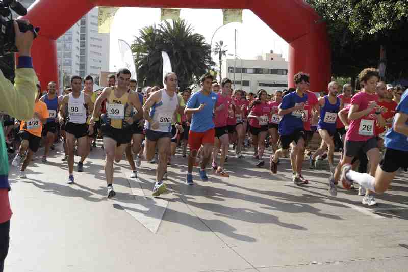 Más de mil personas se vuelcan en la primera carrera popular contra el cáncer
