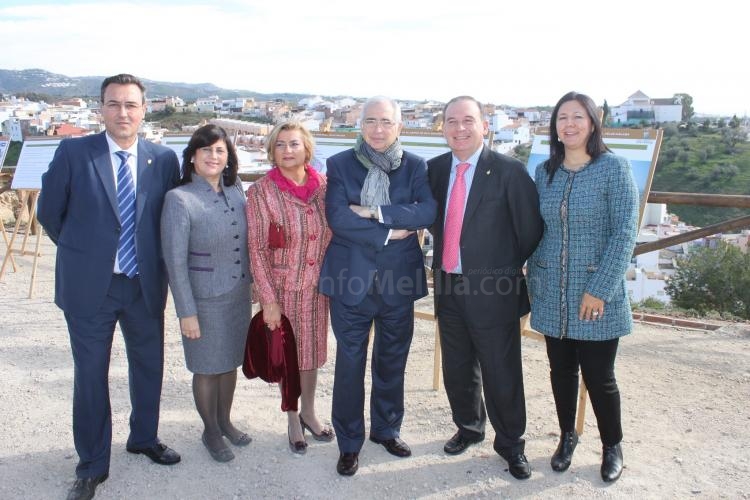 Melilla y Vélez-Málaga firman un protocolo de hermanamiento en la localidad malagueña