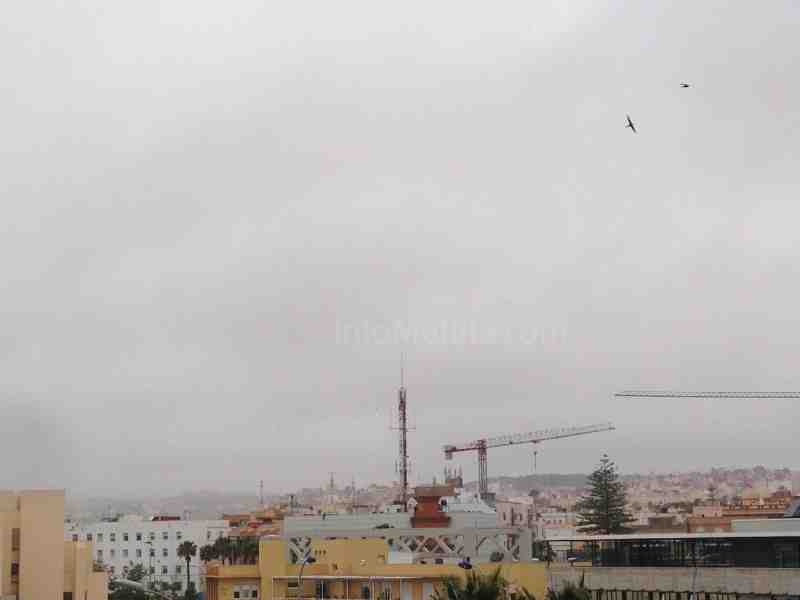 Brumas y bancos de niebla matinales imposibilitan la llegada de aviones en Melilla