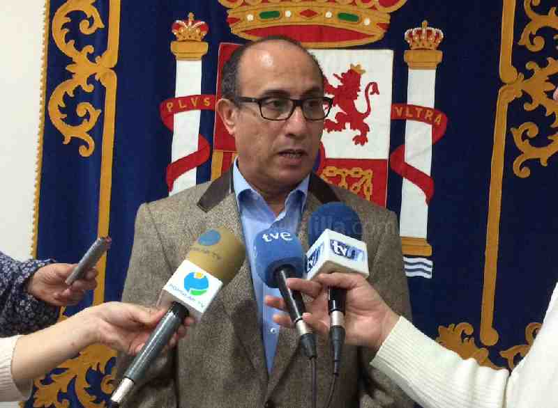 El Barkani aclara a los sirios que para salir de Melilla deben pedir asilo